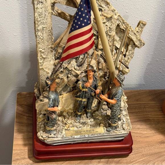 Vanmark Red Hats Of Courage “Image Of Hope” Music Box 9/11 Tribute Collectable - Picture 4 of 7